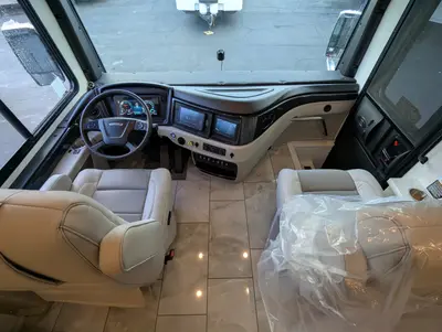 2026 Fleetwood Discovery 38N photo 10