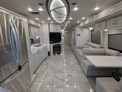 2026 Fleetwood Discovery 38N photo 14