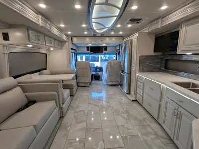 2026 Fleetwood Discovery 38N photo 46