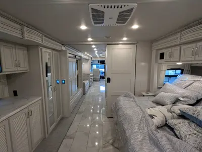 2026 Fleetwood Discovery 38N photo 42