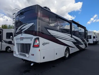 2026 Fleetwood Discovery 38N photo 8