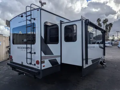 2026 Forest River Rockwood Ultra Lite 2906RL photo 9