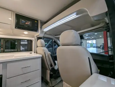 2026 Thor Motor Coach Tellaro 20L photo 10