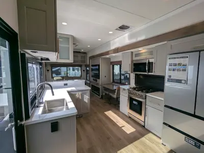 2026 Alliance RV Paradigm 388SP photo 21