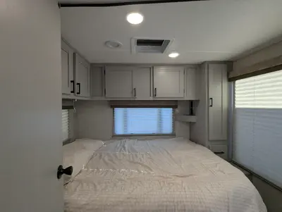 2025 Coachmen Leprechaun 260QB - Ford E-450 photo 23
