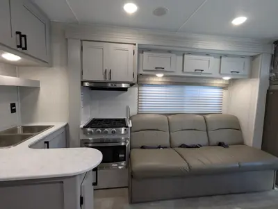 2025 Coachmen Leprechaun 260QB - Ford E-450 photo 19