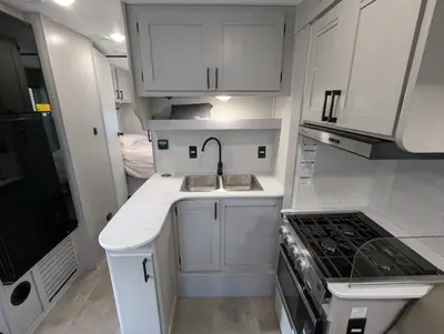 2025 Coachmen Leprechaun 260QB - Ford E-450 photo 16