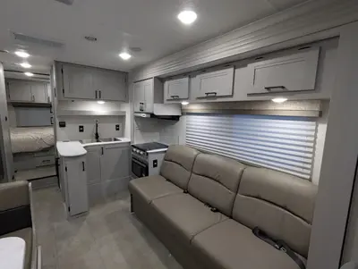 2025 Coachmen Leprechaun 260QB - Ford E-450 photo 15