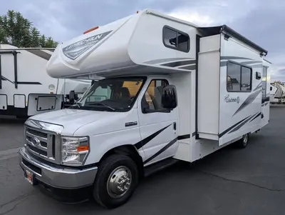 2025 Coachmen Leprechaun 260QB - Ford E-450 photo 4