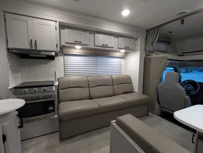 2025 Coachmen Leprechaun 260QB - Ford E-450 photo 9