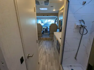 2026 Thor Motor Coach Axis 26.1 photo 27