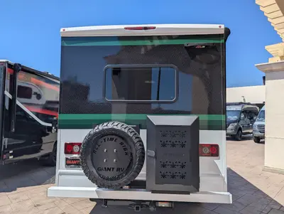 2026 Thor Motor Coach Four Winds photo 14