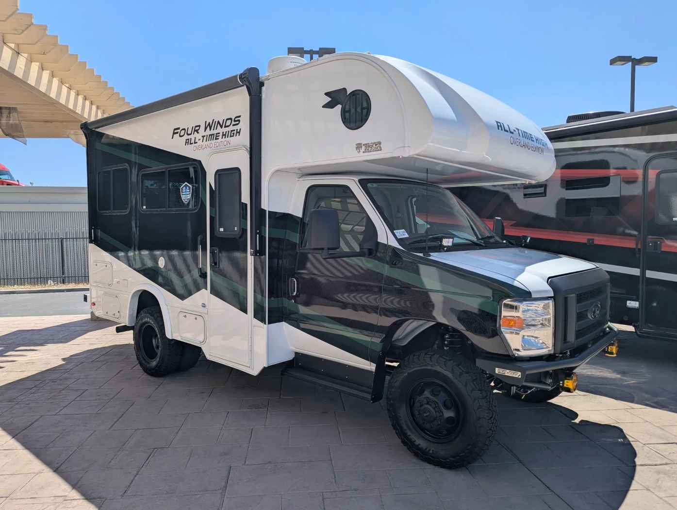 2026 Thor Motor Coach Four Winds exterior