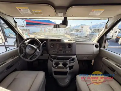 2026 Forest River RV Sunseeker LE photo 9