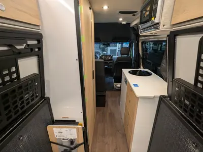 2026 Storyteller Overland CLASSIC MODE XO photo 28