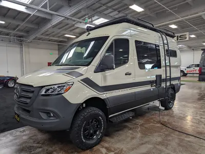 2026 Storyteller Overland CLASSIC MODE XO photo 4