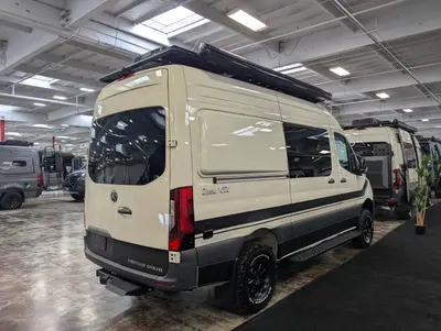 2026 Storyteller Overland CLASSIC MODE XO photo 9