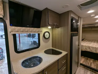 2015 RENEGADE Villagio 25QRS photo 15