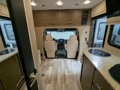 2015 RENEGADE Villagio 25QRS photo 26