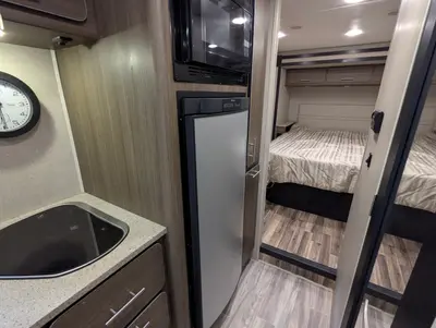 2015 RENEGADE Villagio 25QRS photo 17