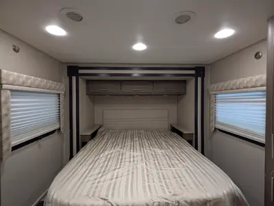 2015 RENEGADE Villagio 25QRS photo 23