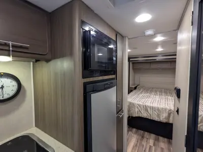 2015 RENEGADE Villagio 25QRS photo 18