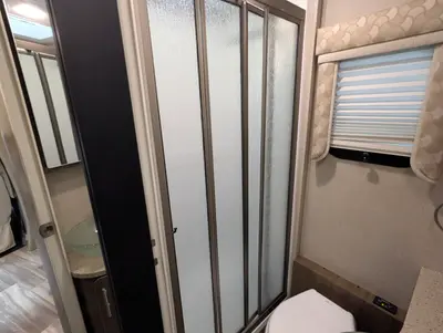 2015 RENEGADE Villagio 25QRS photo 21