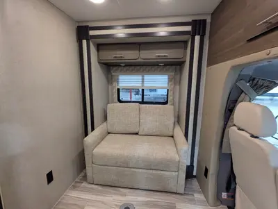 2015 RENEGADE Villagio 25QRS photo 12