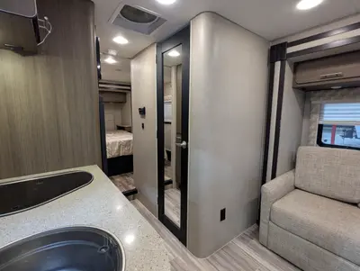 2015 RENEGADE Villagio 25QRS photo 11