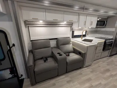 2026 Thor Motor Coach Windsport 35R photo 17