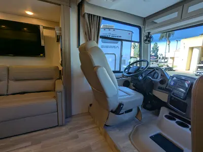 2026 Thor Motor Coach Windsport 35R photo 9