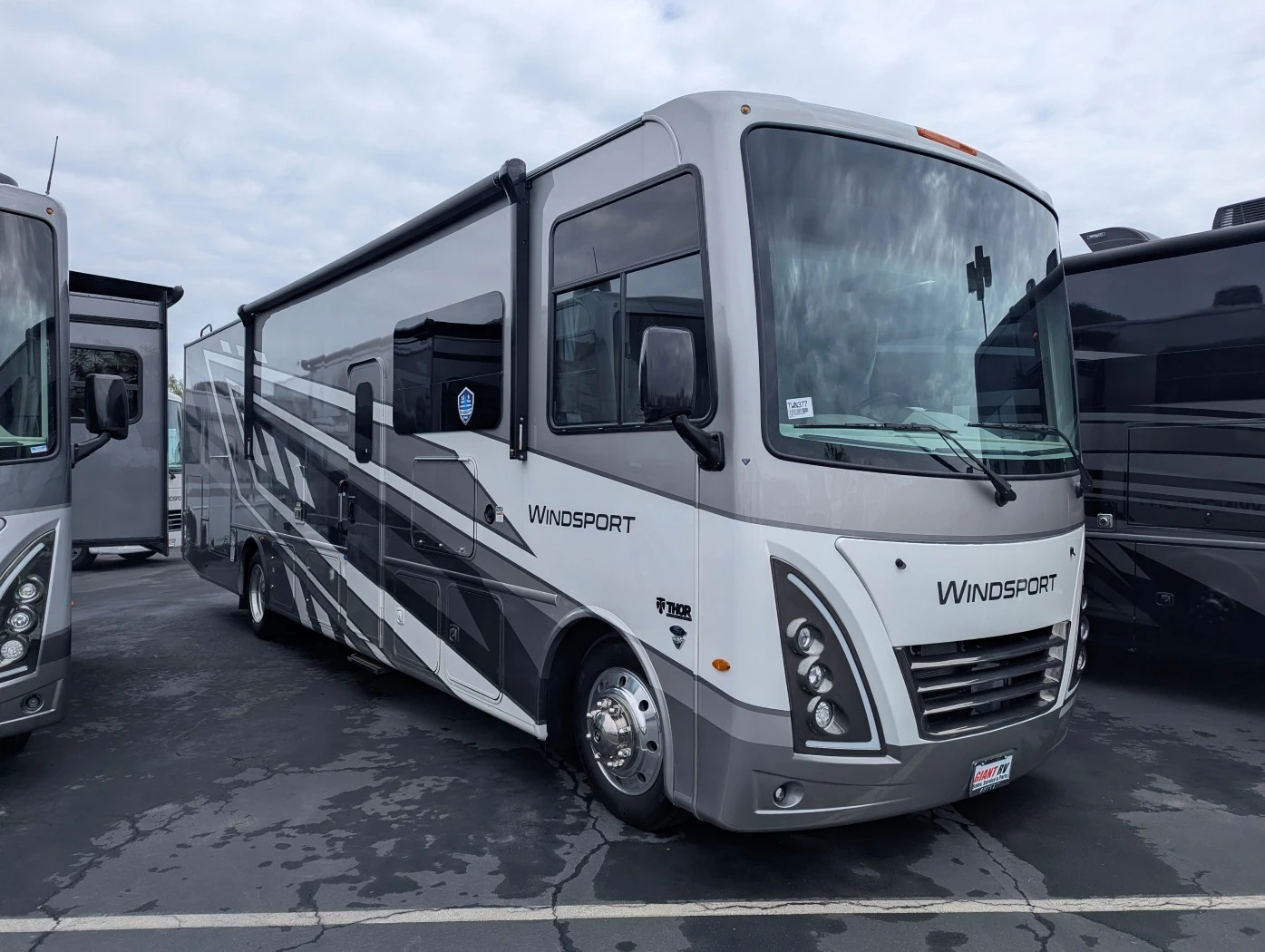 2026 Thor Motor Coach Windsport 35J exterior