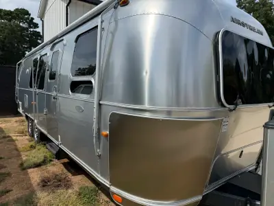 2015 AIRSTREAM FLYING CLOUD photo 3