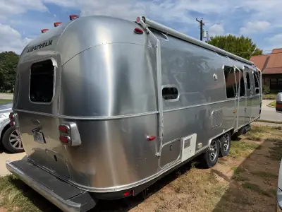 2015 AIRSTREAM FLYING CLOUD photo 4