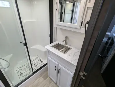 2024 Genesis Supreme RV MGM MCK photo 16