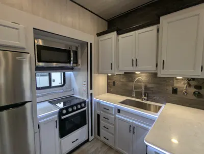 2024 Genesis Supreme RV MGM MCK photo 23