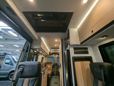 2026 Storyteller Overland Crew Mode XL photo 15