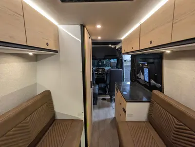 2026 Storyteller Overland Crew Mode XL photo 25