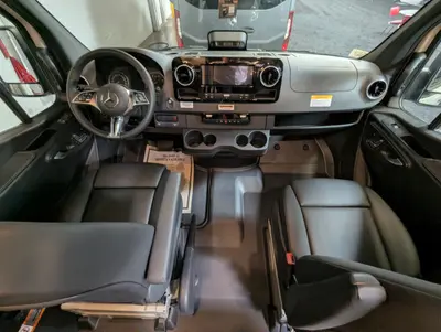 2026 Storyteller Overland Crew Mode XL photo 10
