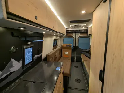 2026 Storyteller Overland Crew Mode XL photo 19