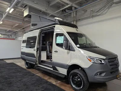 2026 Storyteller Overland Crew Mode XL photo 3