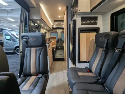 2026 Storyteller Overland Crew Mode XL photo 14