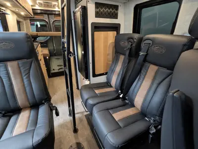 2026 Storyteller Overland Crew Mode XL photo 11