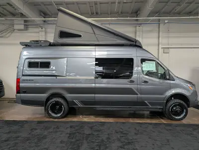2026 Storyteller Overland Crew Mode XL photo 9