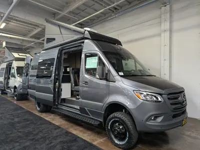 2026 Storyteller Overland Crew Mode XL photo 3