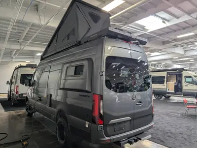2026 Storyteller Overland Crew Mode XL photo 7