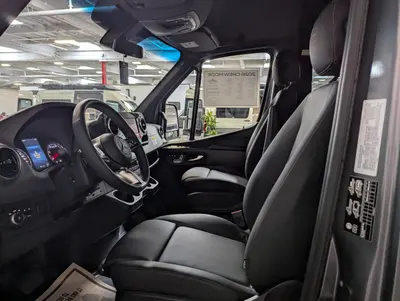 2026 Storyteller Overland Crew Mode XL photo 6