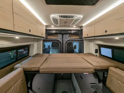 2026 Storyteller Overland Crew Mode XL photo 25