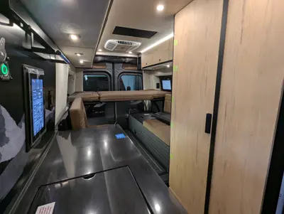 2026 Storyteller Overland Crew Mode XL photo 19