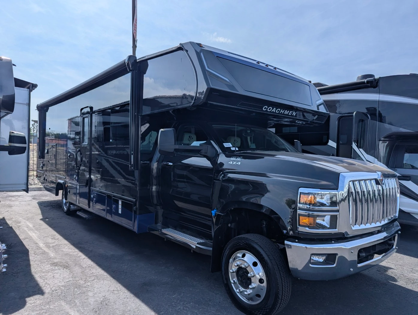 2026 Coachmen Entourage 330DS exterior